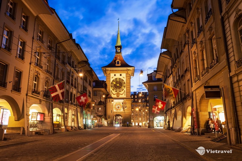 PARIS – STRASBOURG – TITISEE – ZURICH – THAM GIA LỚP HỌC LÀM BÁNH BLACK FOREST